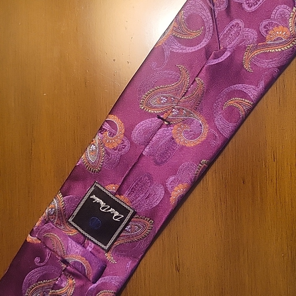 David Donahue 100% Silk Tie